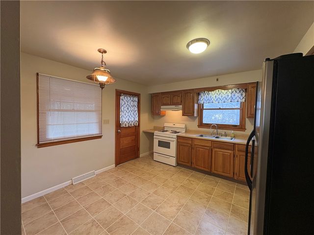 11911 North Street, Irwin, PA 15642