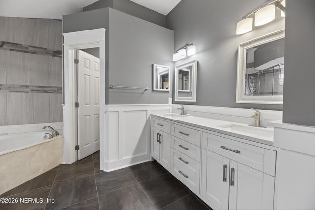 2927 WATERS VIEW Circle, Orange Park, FL 32073