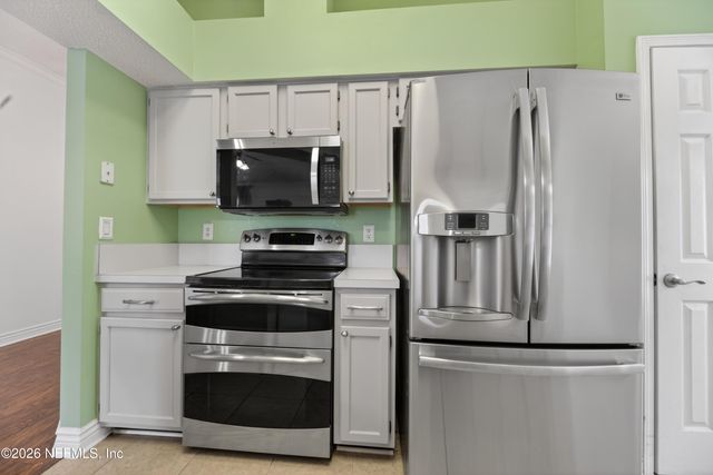 2927 WATERS VIEW Circle, Orange Park, FL 32073