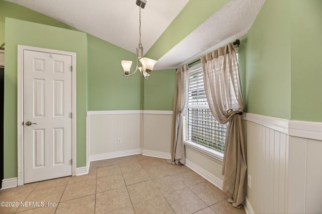 2927 WATERS VIEW Circle, Orange Park, FL 32073