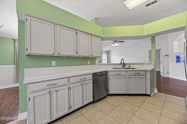 2927 WATERS VIEW Circle, Orange Park, FL 32073