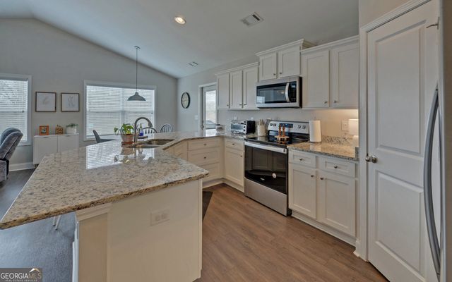 183 Crest View Drive, Carnesville, GA 30521