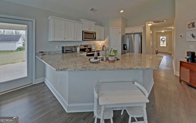 183 Crest View Drive, Carnesville, GA 30521