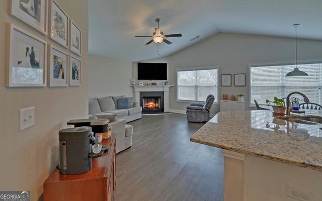 183 Crest View Drive, Carnesville, GA 30521