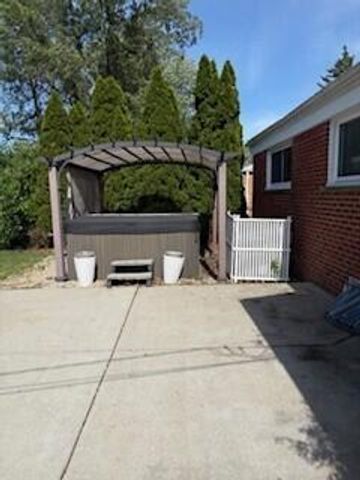 35438 Orangelawn, Livonia, MI 48150