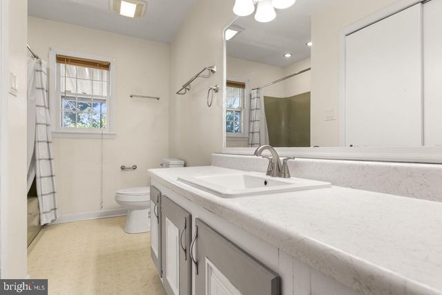 538 MILL RD, Woodstock, VA 22664