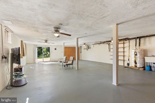 538 MILL RD, Woodstock, VA 22664