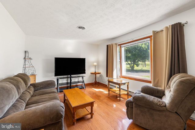538 MILL RD, Woodstock, VA 22664