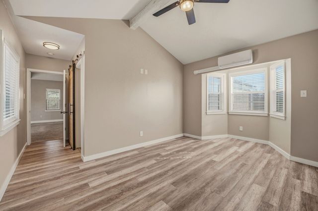 405 S Hannaford Street, Granbury, TX 76048