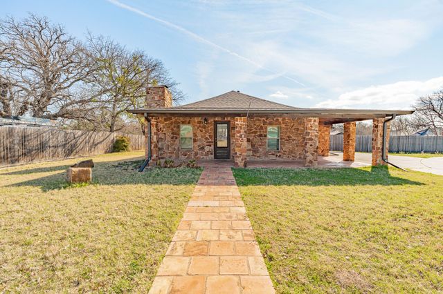 405 S Hannaford Street, Granbury, TX 76048