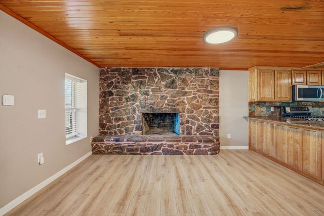 405 S Hannaford Street, Granbury, TX 76048