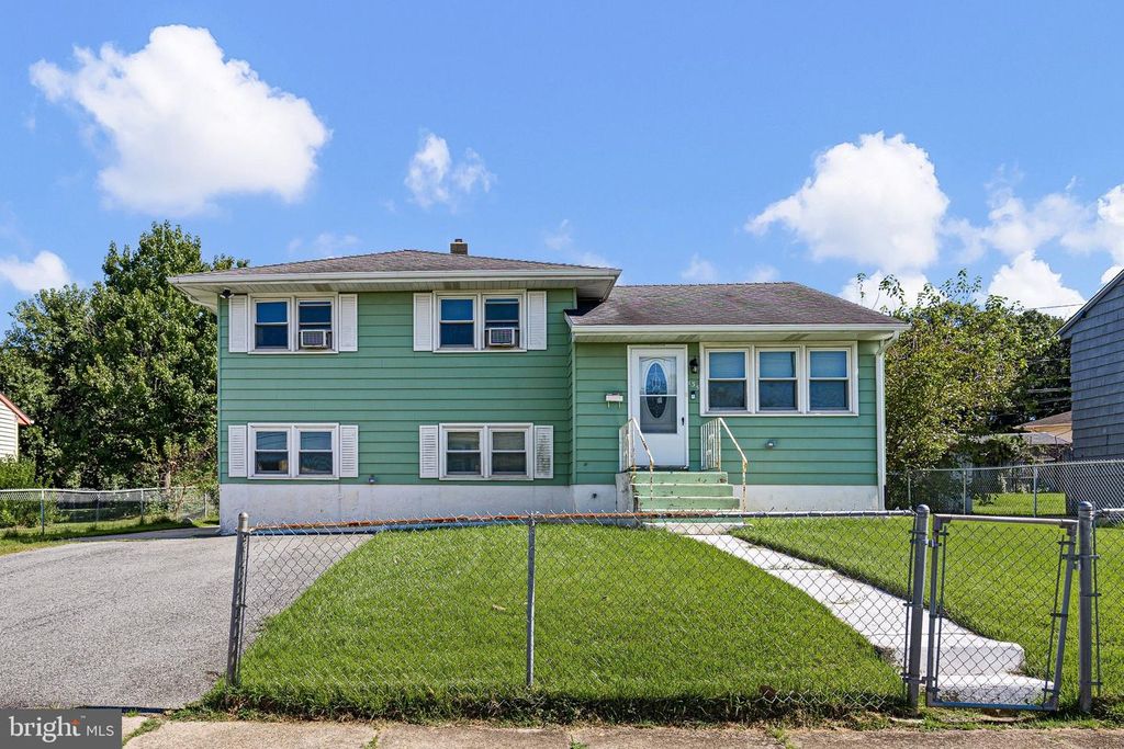 135 KARLYN DR, NEW CASTLE, DE 19720 — exterior