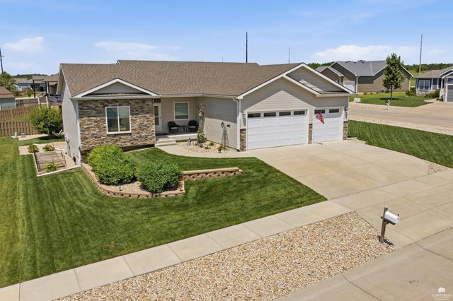 4754 Christine Circle, Manhattan, KS 66502