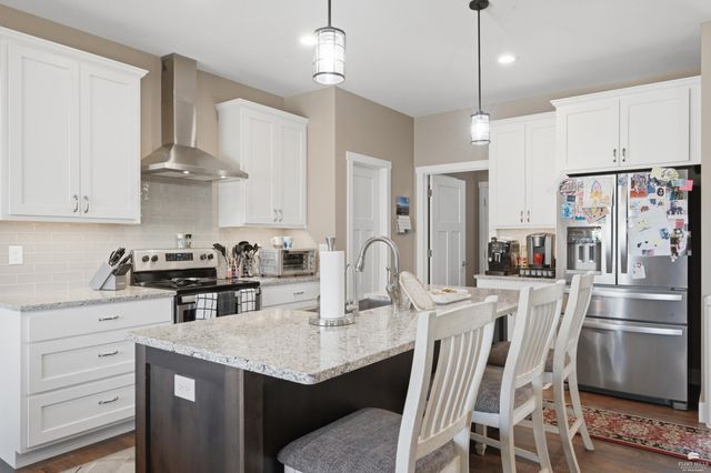 4754 Christine Circle, Manhattan, KS 66502