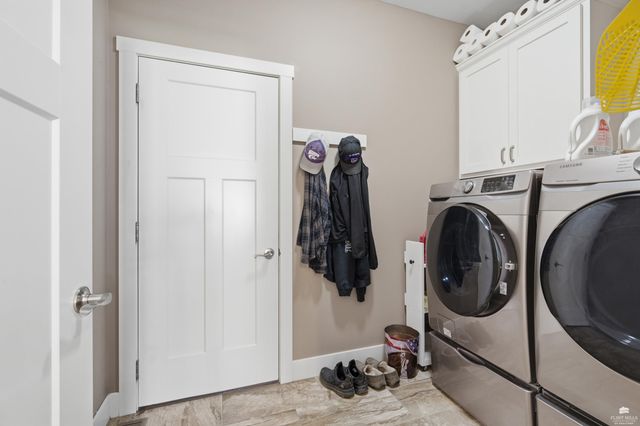 4754 Christine Circle, Manhattan, KS 66502