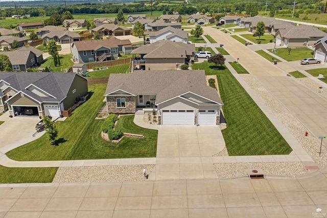 4754 Christine Circle, Manhattan, KS 66502
