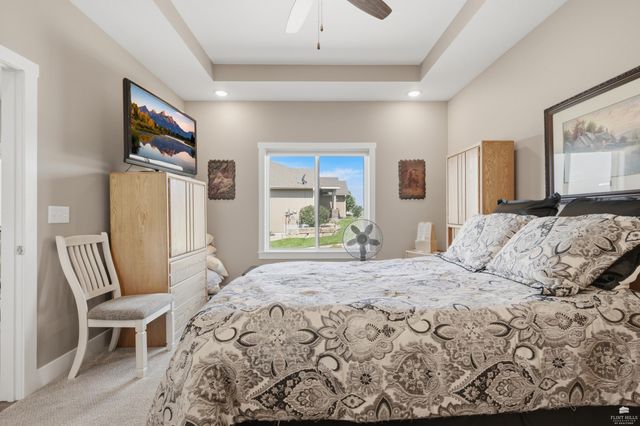 4754 Christine Circle, Manhattan, KS 66502