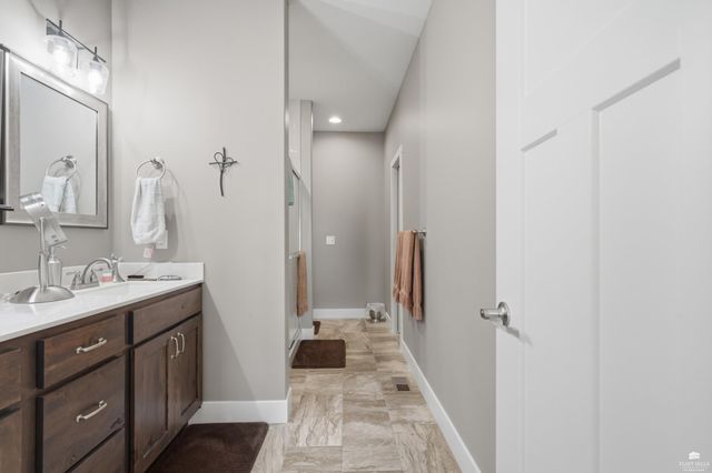 4754 Christine Circle, Manhattan, KS 66502