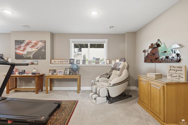 4754 Christine Circle, Manhattan, KS 66502