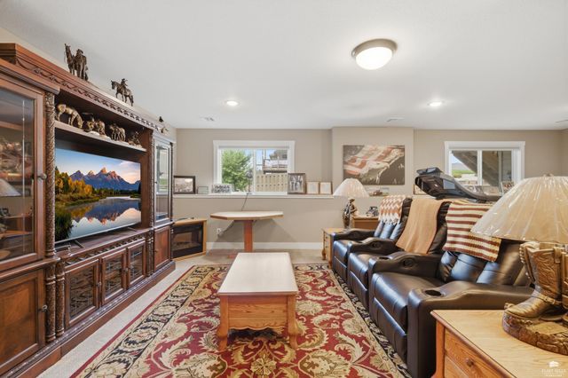 4754 Christine Circle, Manhattan, KS 66502