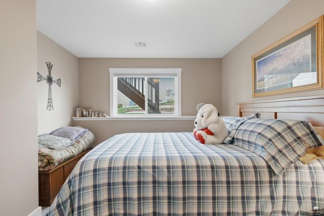 4754 Christine Circle, Manhattan, KS 66502