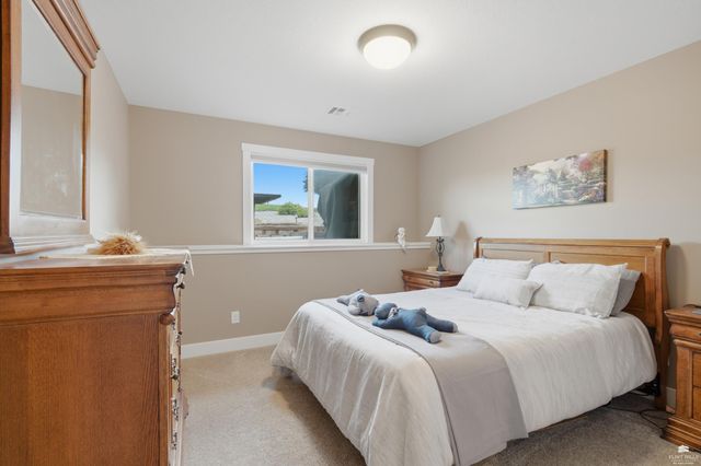 4754 Christine Circle, Manhattan, KS 66502