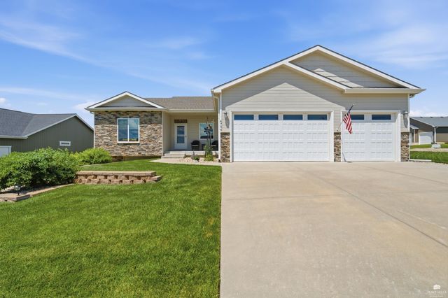 4754 Christine Circle, Manhattan, KS 66502