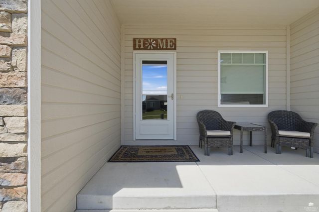 4754 Christine Circle, Manhattan, KS 66502