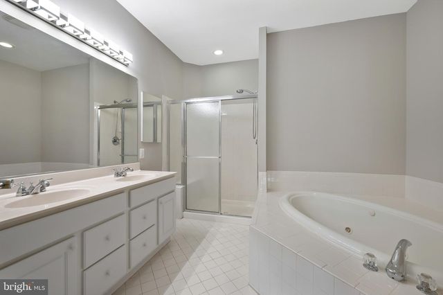 206 WATKINS POND BLVD, Rockville, MD 20850