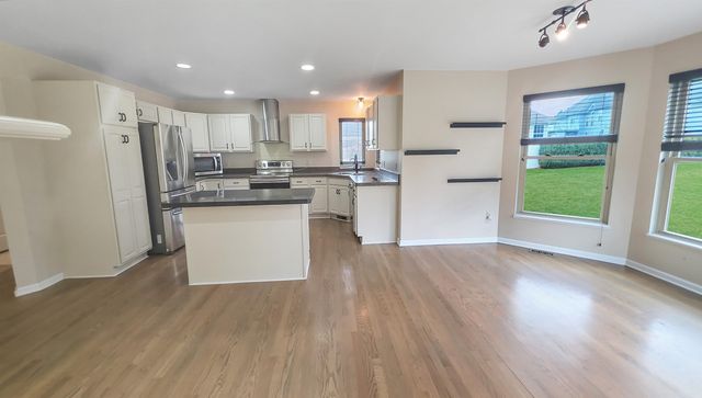 4297 Oak Tree Court, Fenton Twp, MI 48430