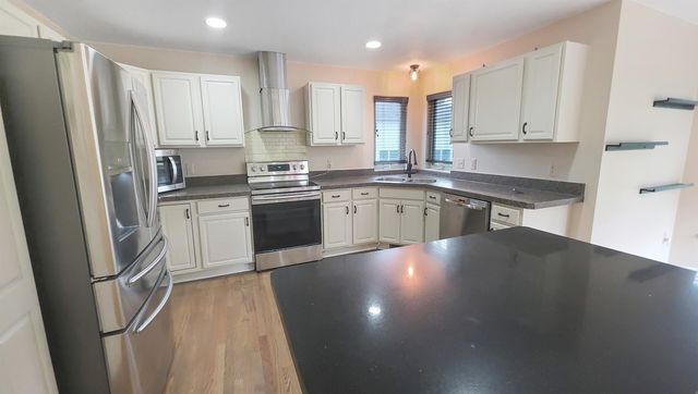 4297 Oak Tree Court, Fenton Twp, MI 48430