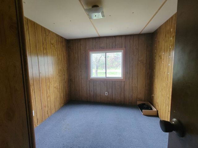 1253 S 8 Mile Road, Midland, MI 48640