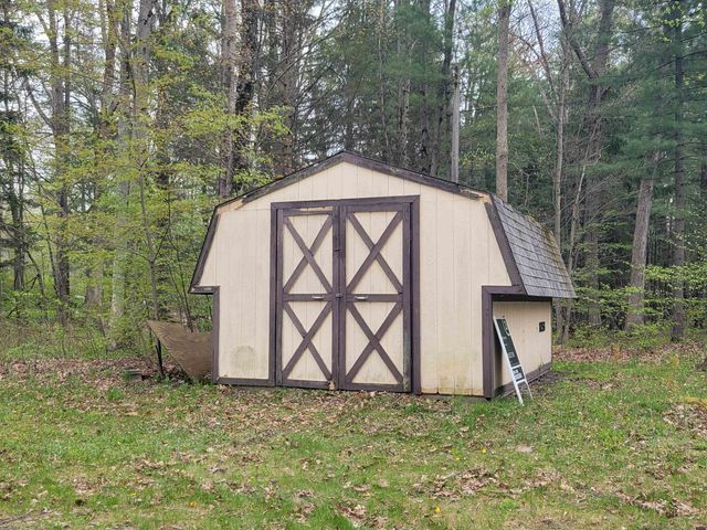 1253 S 8 Mile Road, Midland, MI 48640