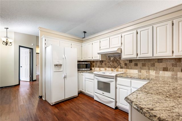 4 Cherhill Drive, Bella Vista, AR 72714