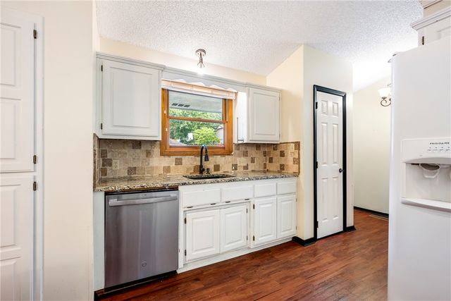 4 Cherhill Drive, Bella Vista, AR 72714