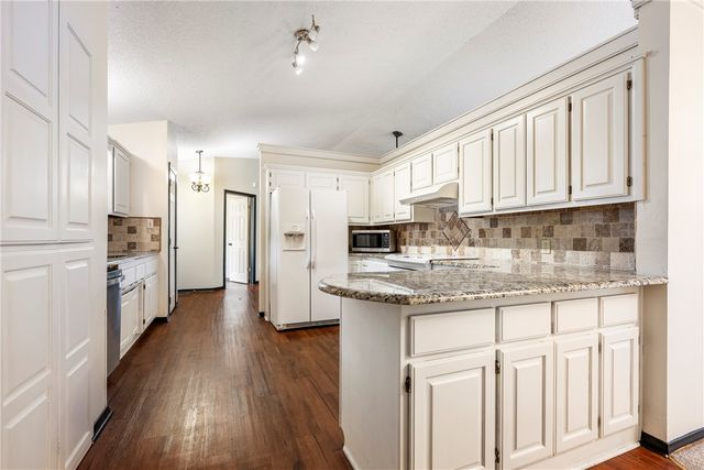4 Cherhill Drive, Bella Vista, AR 72714