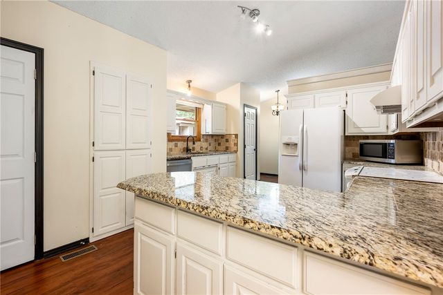 4 Cherhill Drive, Bella Vista, AR 72714