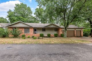 4 Cherhill Drive, Bella Vista, AR 72714