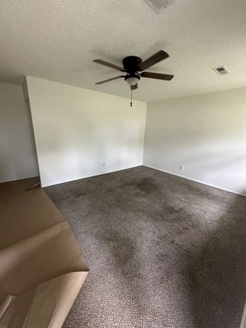 312 Plantation Dr, Clarksville, TN 37042