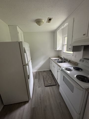 312 Plantation Dr, Clarksville, TN 37042