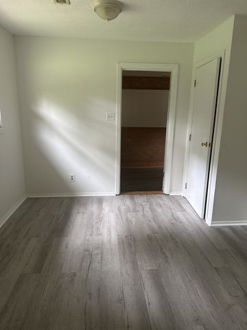 312 Plantation Dr, Clarksville, TN 37042