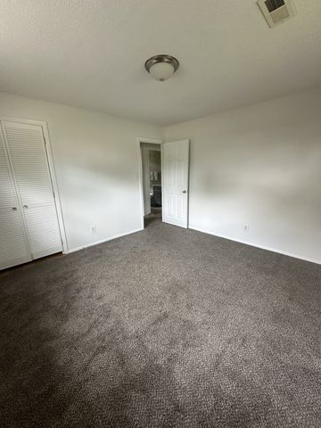 312 Plantation Dr, Clarksville, TN 37042