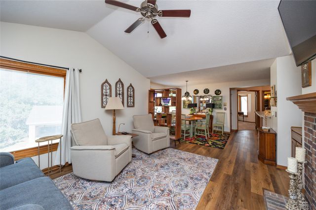 8178 Dellwood Drive, Urbandale, IA 50322