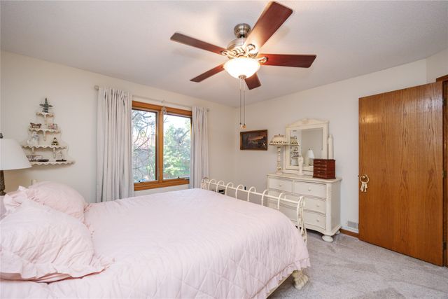 8178 Dellwood Drive, Urbandale, IA 50322