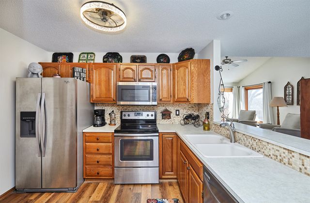 8178 Dellwood Drive, Urbandale, IA 50322