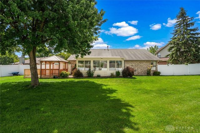 8477 Doe Run Place, Huber Heights, OH 45424