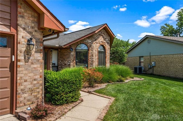 8477 Doe Run Place, Huber Heights, OH 45424