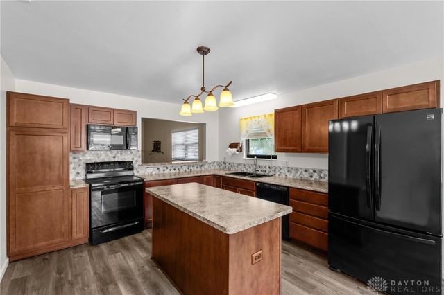 8477 Doe Run Place, Huber Heights, OH 45424