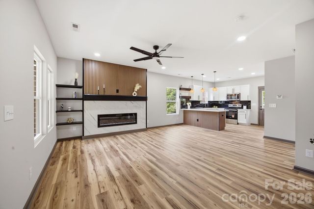 2412 SUMMIT Avenue, Kannapolis, NC 28081