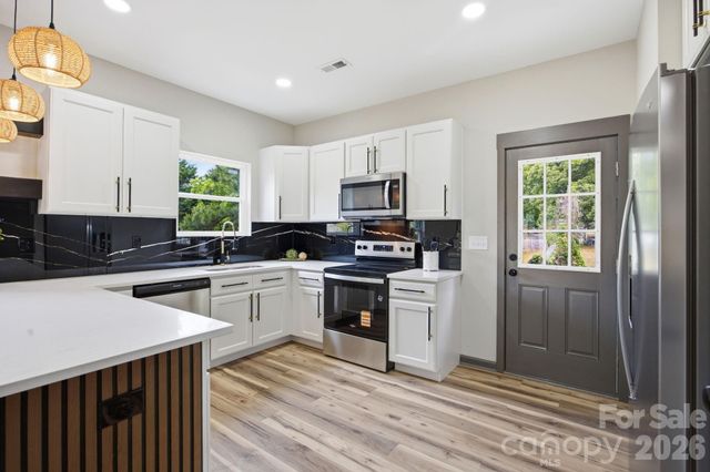 2412 SUMMIT Avenue, Kannapolis, NC 28081